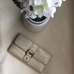 Guess crocodile textured wallet